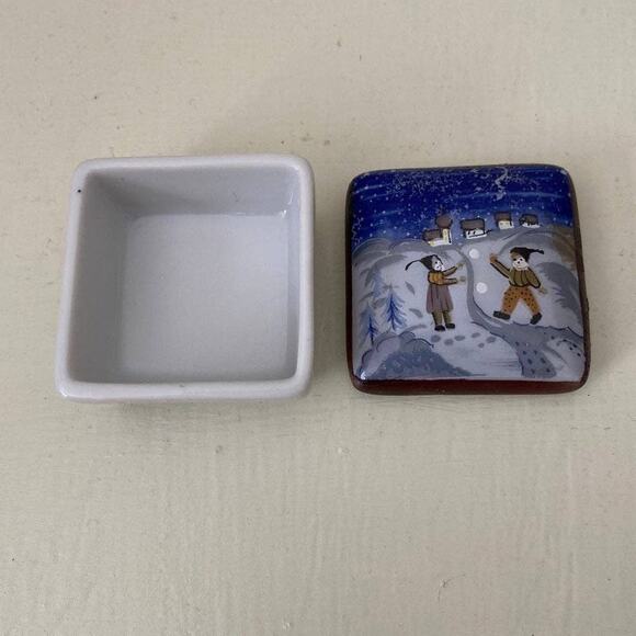 Vintage Minature Reutter Porzellan Porcelain Trinket Box - Picture 2 of 4